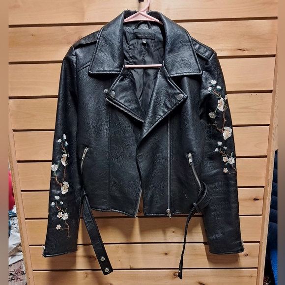 Romeo & Juliet Couture Jackets & Blazers - Romeo + Juliet Black Faux Leather Moto Jacket Size L